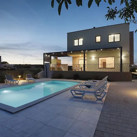 In Croatia Near The Adriatic Coast * プーラ