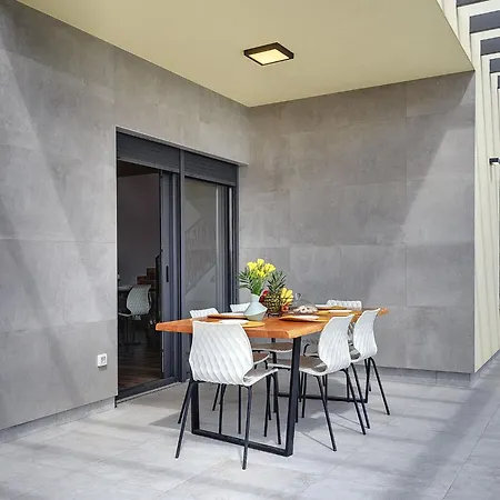 In Croatia Near The Adriatic Coast ヴィラ プーラ