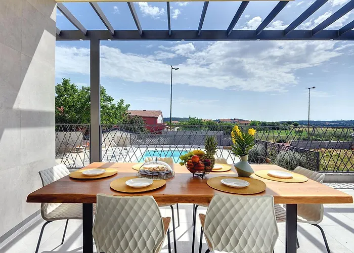 In Croatia Near The Adriatic Coast * Пула